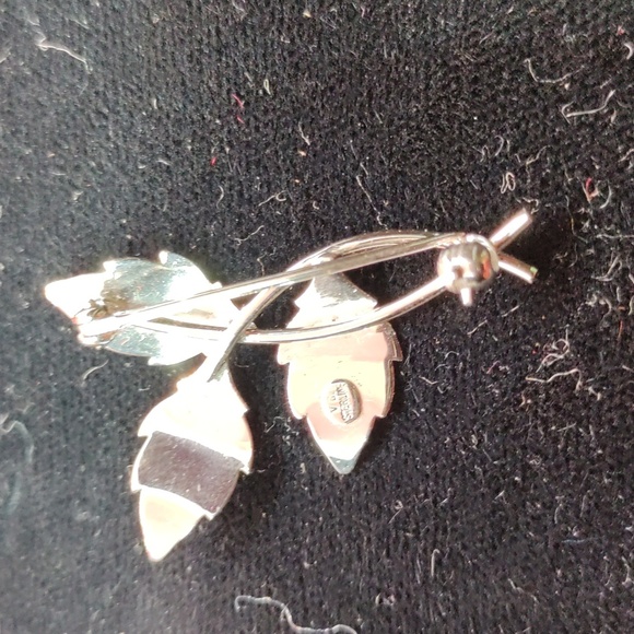 Delicate leaf pin sterling silver - Picture 3 of 3